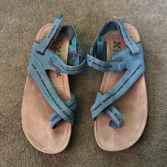 merrell turquoise sandals